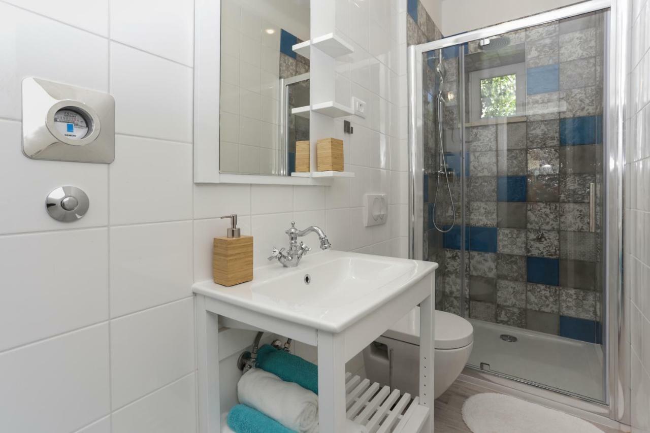 Beach Apartment Korina Sumpetar Extérieur photo