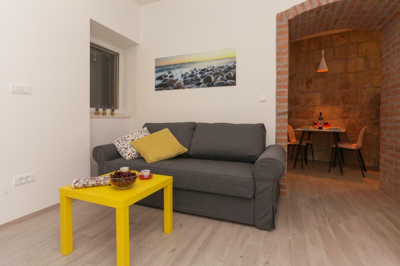Beach Apartment Korina Sumpetar Extérieur photo