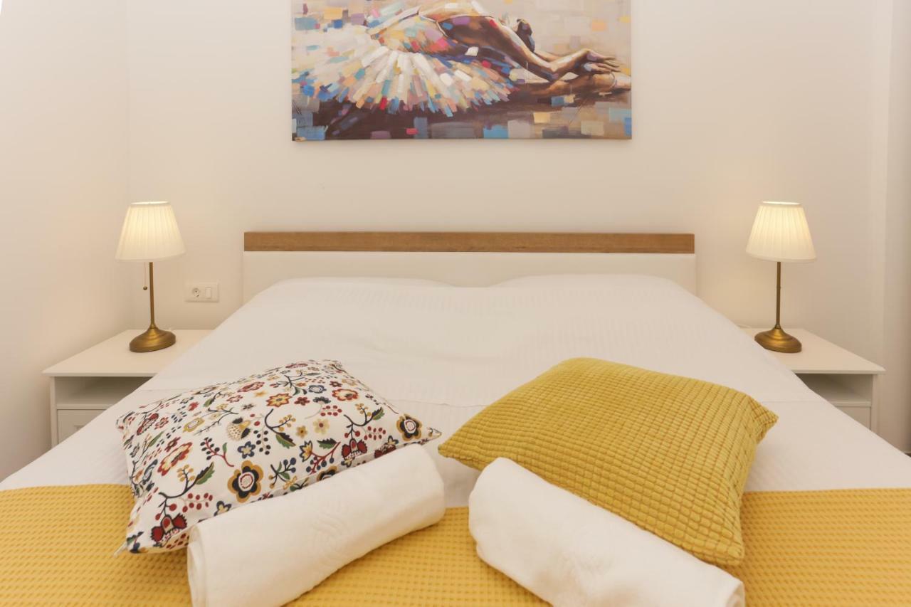 Beach Apartment Korina Sumpetar Extérieur photo